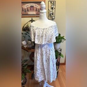 Chelsea & Theodore White With Black Lines Size M Lined Knee Length Dress Cotton